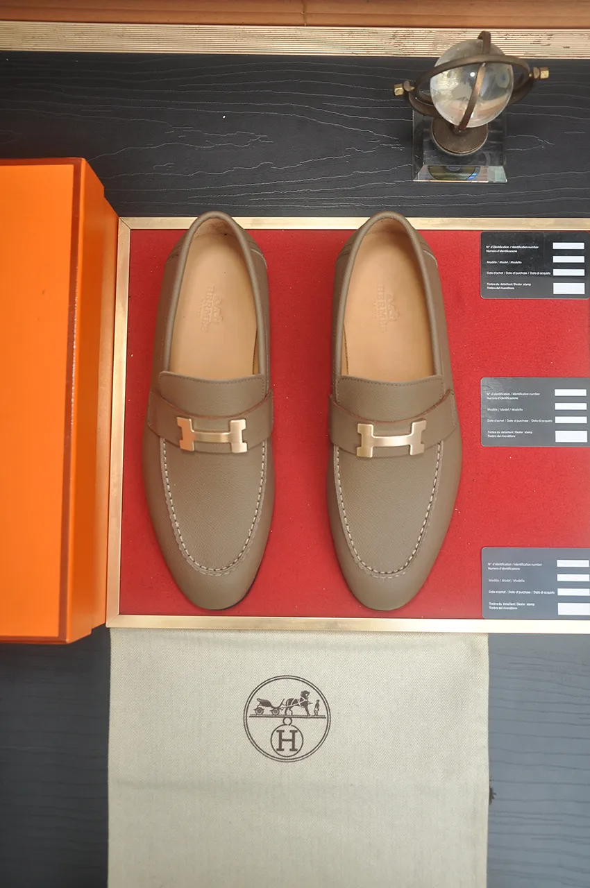 Men's shoes💰540💶[HERMES] (cowhide lining)🍀Italian top luxury🍀He does not pursue novel styles and gorgeous colors, but attracts the favor of successful men with his flawless, elegant and classic style. Formal leather shoes This very comfortable, simple and stable style allows you to easily match any style! The pattern is absolutely 1:1 refined from the original case, and we strive for excellence in materials, imported cowhide + cowhide lining💪💪💪extraordinary texture👍! .Code number: 39-45 (45 customized)